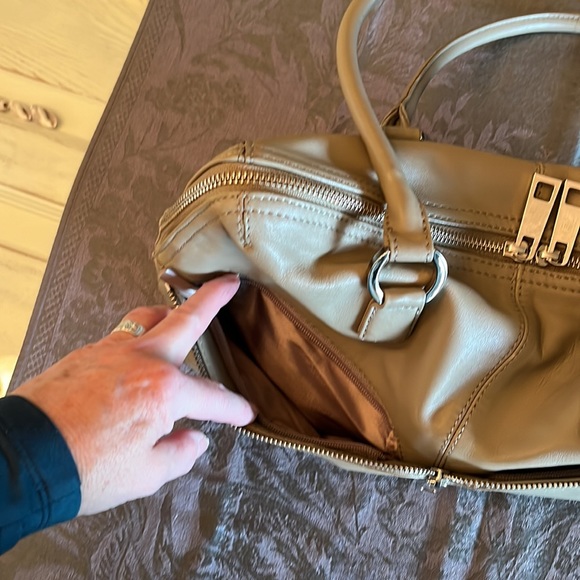 Danier leather handbag - Picture 5 of 13